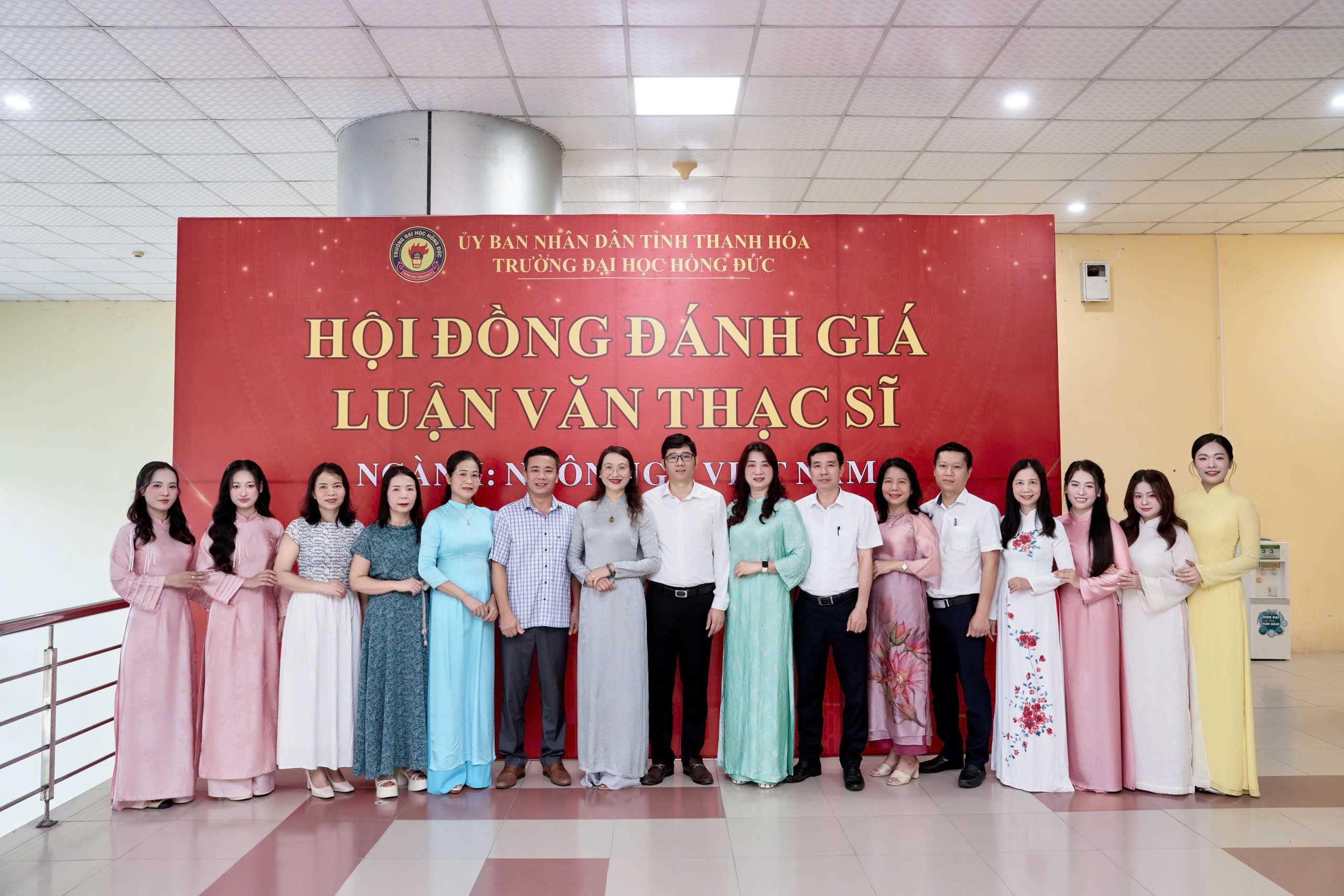 Học viên cao học ngành Ngôn ngữ Việt Nam bảo vệ thành công Luận văn thạc sĩ